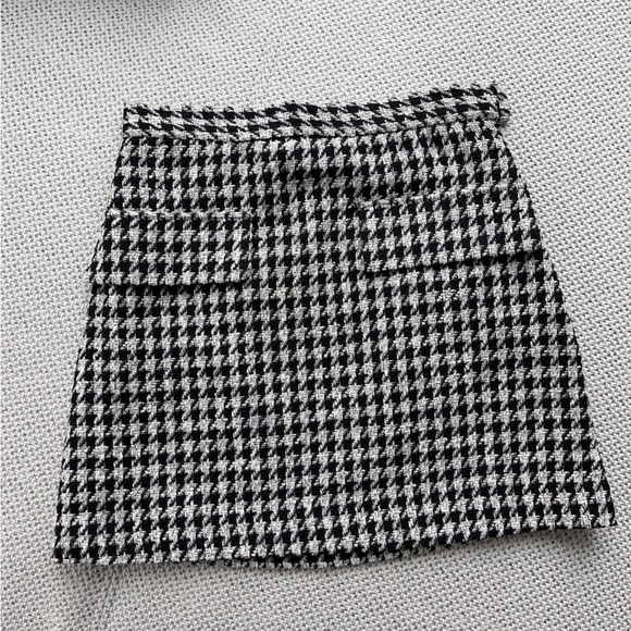 H&M plaid tweed mini skirt with pockets - Picture 6 of 6